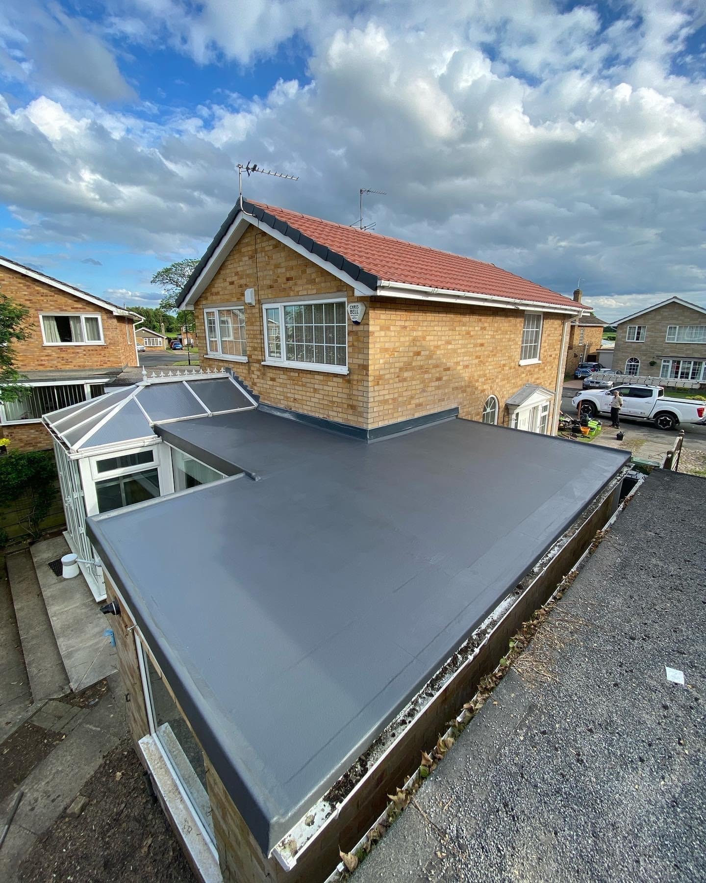 Flat roof leaking roofing work